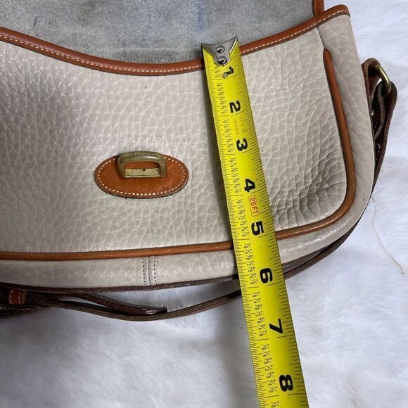 Dooney & Bourke vintage leather beige with tan trims and strap crossbody bag - Picture 14 of 15